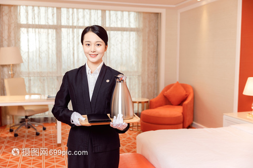 酒店服務細節中的托盤與熱水瓶管理藝術